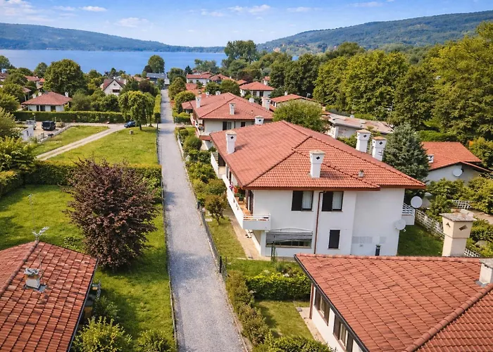 Appartamento Labohème Maggiore Retreat With Private Dormelletto